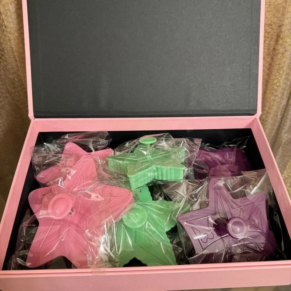 Limited Edition Jeffree Star Brand New Cookie Cutter Holiday Set Of 6 2020